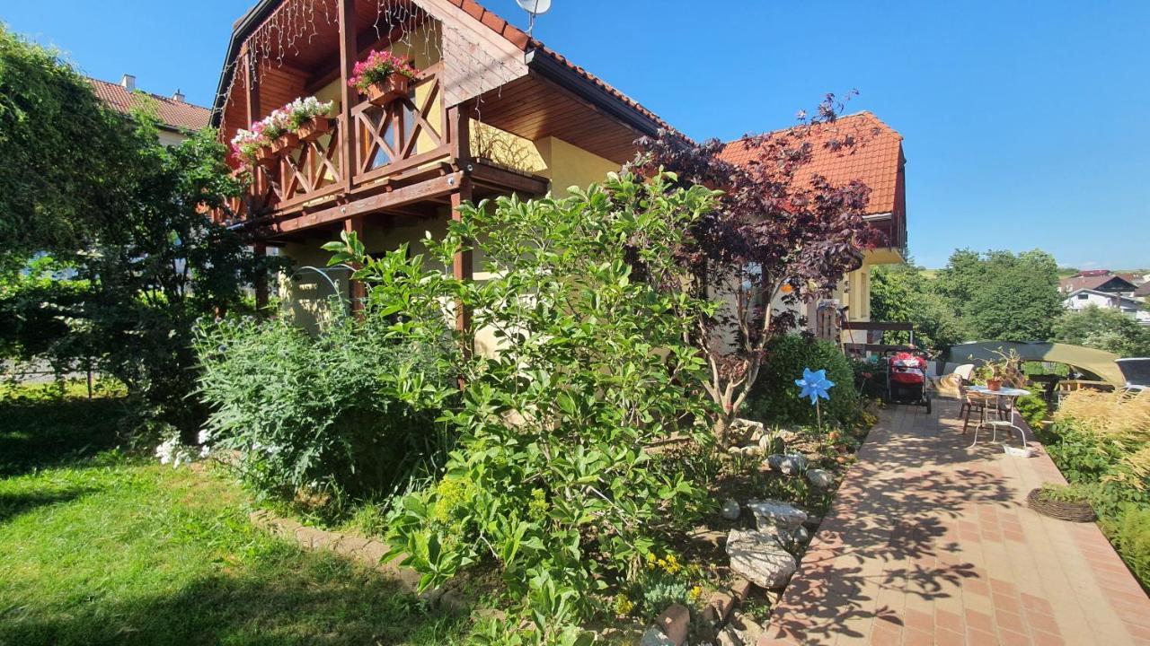 Privat Alma Lägenhet Nová Lesná Exteriör bild